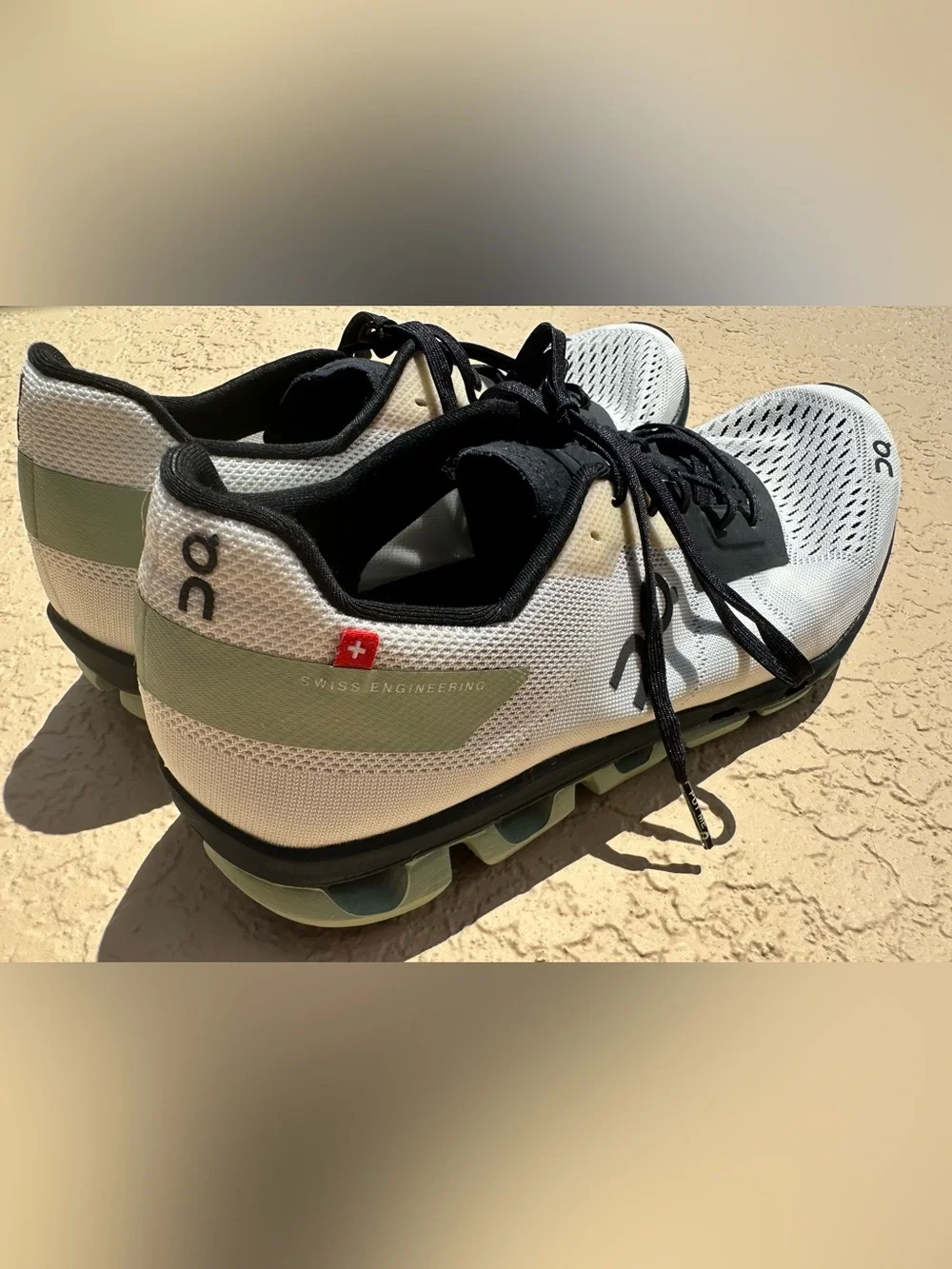 On Cloudflash 2 White Olive Green Running Shoes Women Size 9 in Excellent Cond